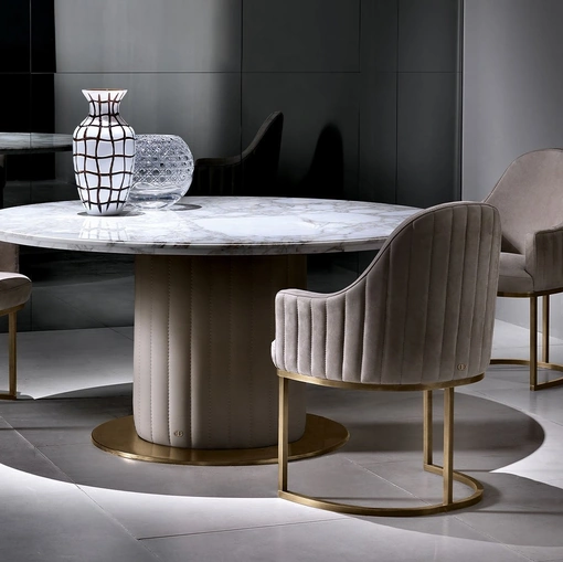 Tavolo Byron rotondo con piano in marmo di Daytona Home