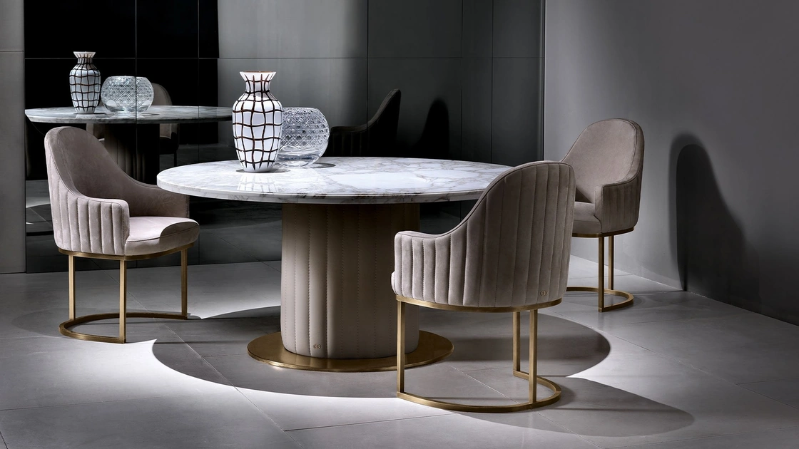 Tavolo Byron rotondo con piano in marmo di Daytona Home