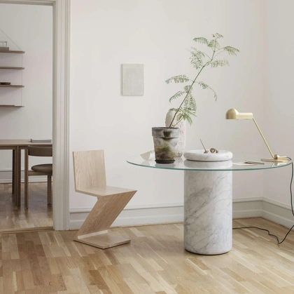 Tavolo Castore in vetro e marmo di Cassina