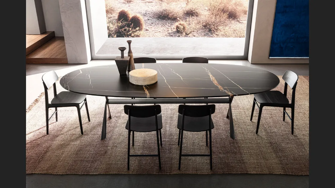 Tavolo Gatwick con top in marmo di Molteni & C