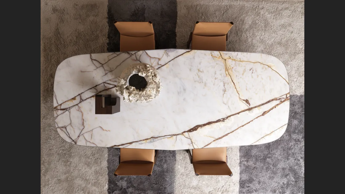 Tavolo Lise con top in marmo di Molteni & C