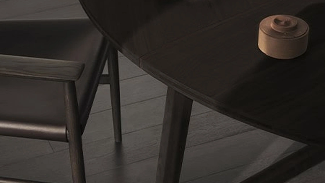 Tavolo Mawari in rovere tinto carbone di De Padova