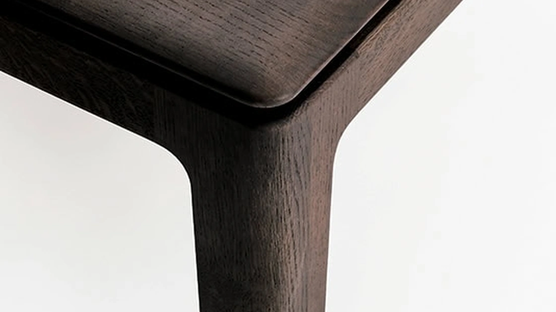 Tavolo in rovere Moon di De Padova