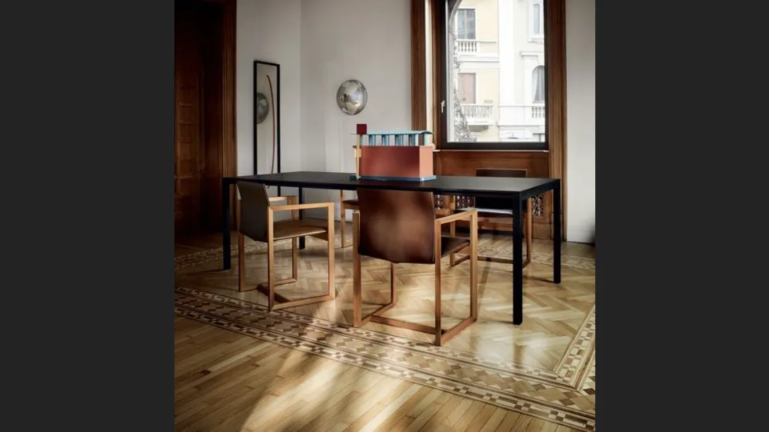 Tavolo allungabile Naan in legno di rovere tinto nero di Cassina