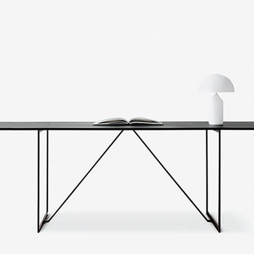 Tavolo RIG in legno impiallacciato di De Padova