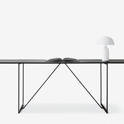 Tavolo RIG in legno impiallacciato di De Padova