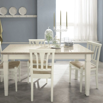 Tavolo da cucina Corinne con piano in marmo di Scavolini