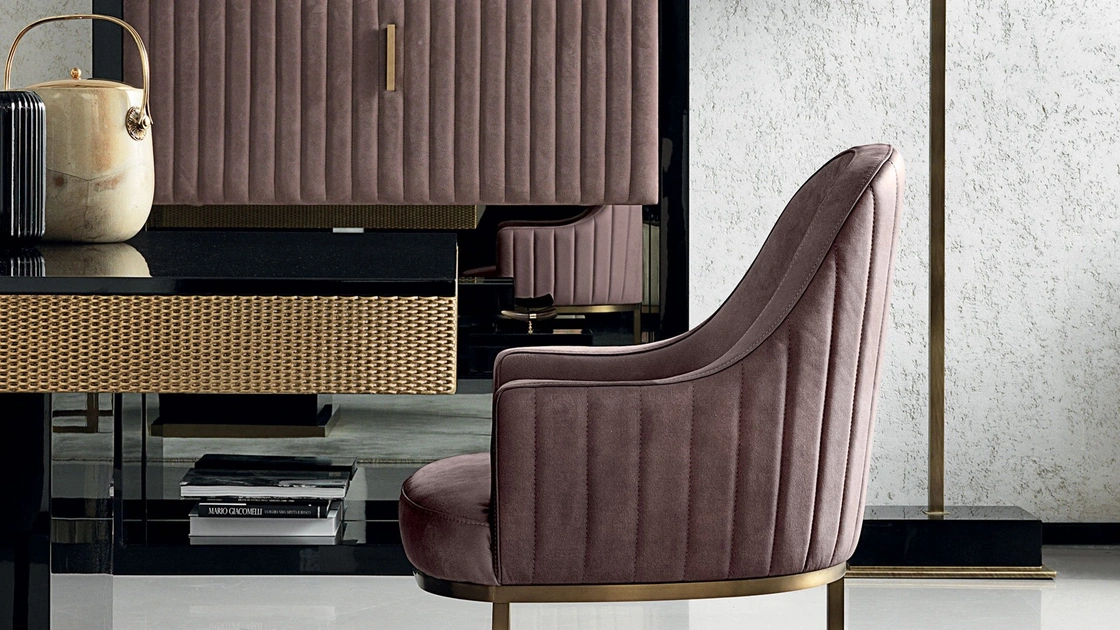 Tavolo Small Karma in legno con finitura in foglia oro di Daytona Home