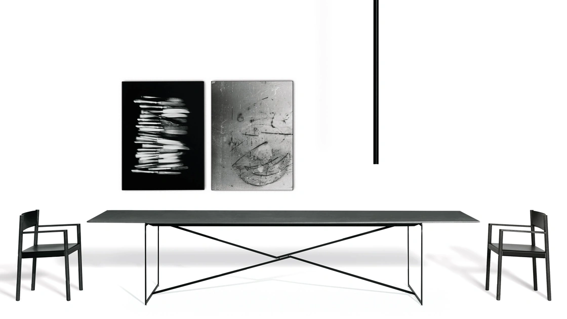 Tavolo TTA in legno impiallacciato di De Padova