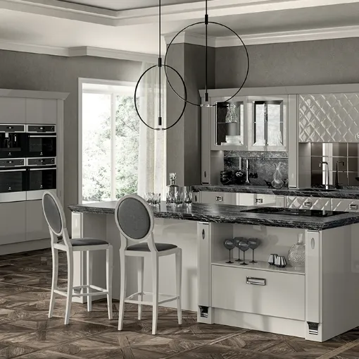 Cucina Classica Exclusiva 01 con anta Glamour di Scavolini