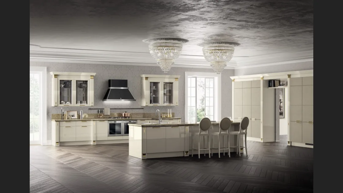 Cucina Classica Exclusiva 04 in laccato lucido Panna Porcellana di Scavolini