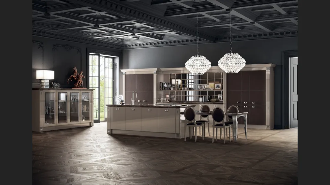Cucina Classica Exclusiva 02 in laccato lucido Visone di Scavolini