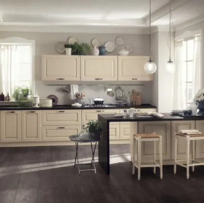 Cucina Classica con penisola Madeleine 06 Bianco Burro di Scavolini
