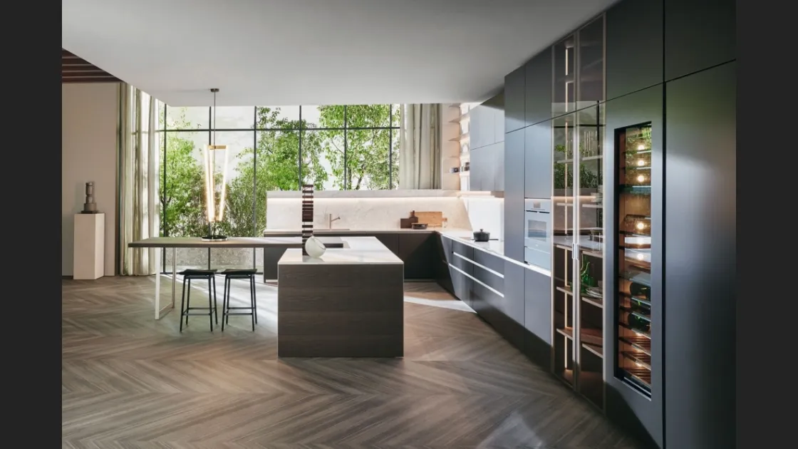 Cucina Design con isola Prime in Noce Scuro e laccato con top in marmo di Molteni & C