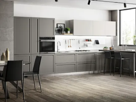 Cucina Moderna Carattere 17 in laccato Grigio Chiaro e Grigio Titanio di Scavolini