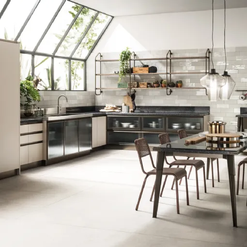 Cucina Moderna Diesel Open Workshop 07 con Sistema modulare Stock Rack di Scavolini