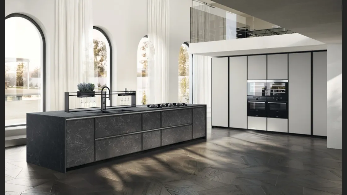 Cucina Moderna Jeometrica 06 in gres Nero Greco e Fenix Grigio Efeso di Scavolini
