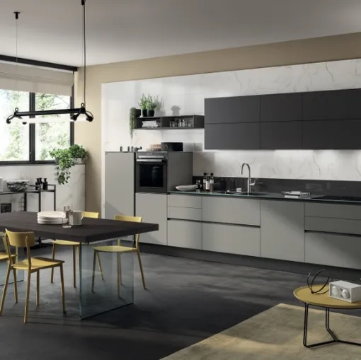 Cucina Moderna Liberamente 05 in laccato Grigio Titanio e Grigio Ferro di Scavolini