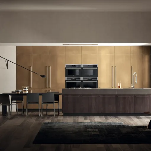 Cucina Moderna Mood 12 in finitura Noce Saxony e laccato Stained Brass di Scavolini