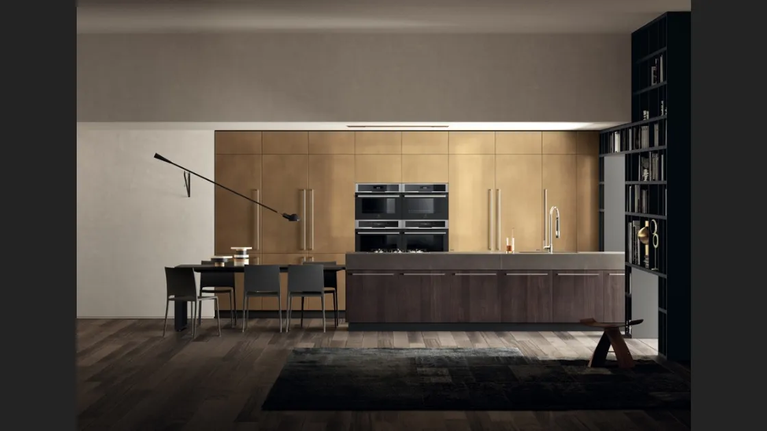 Cucina Moderna Mood 12 in finitura Noce Saxony e laccato Stained Brass di Scavolini