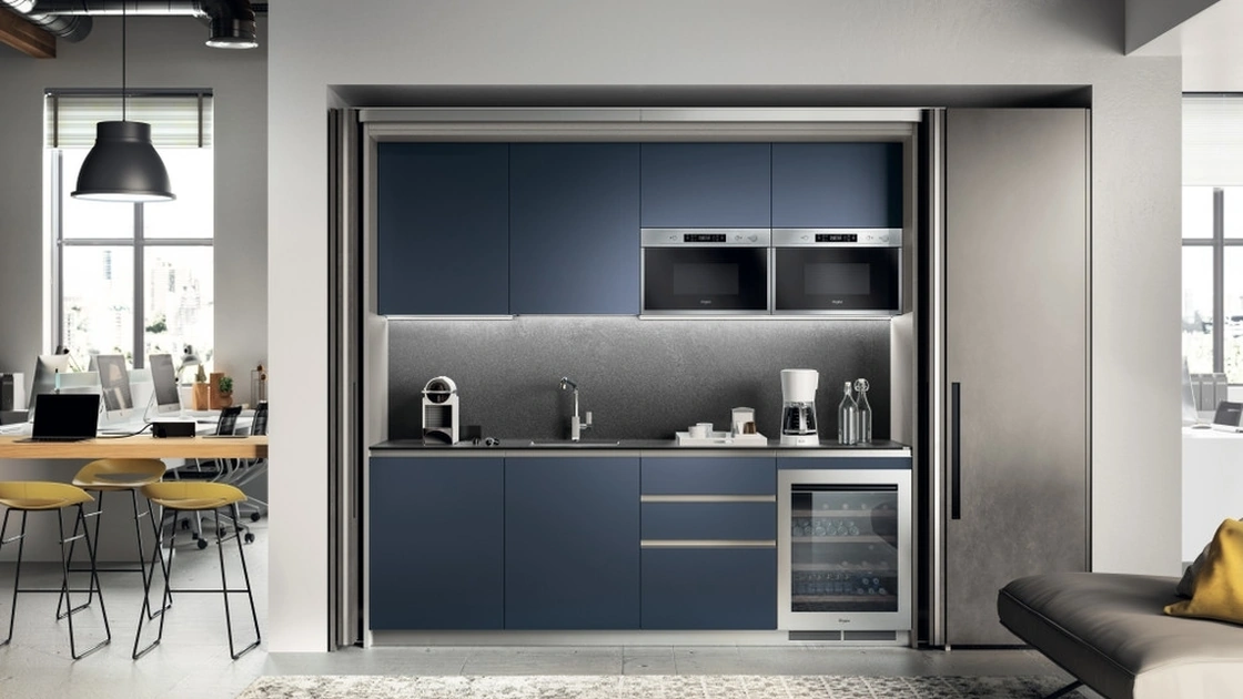 Cucina su misura salvaspazio Boxi 09 Blu Moon di Scavolini