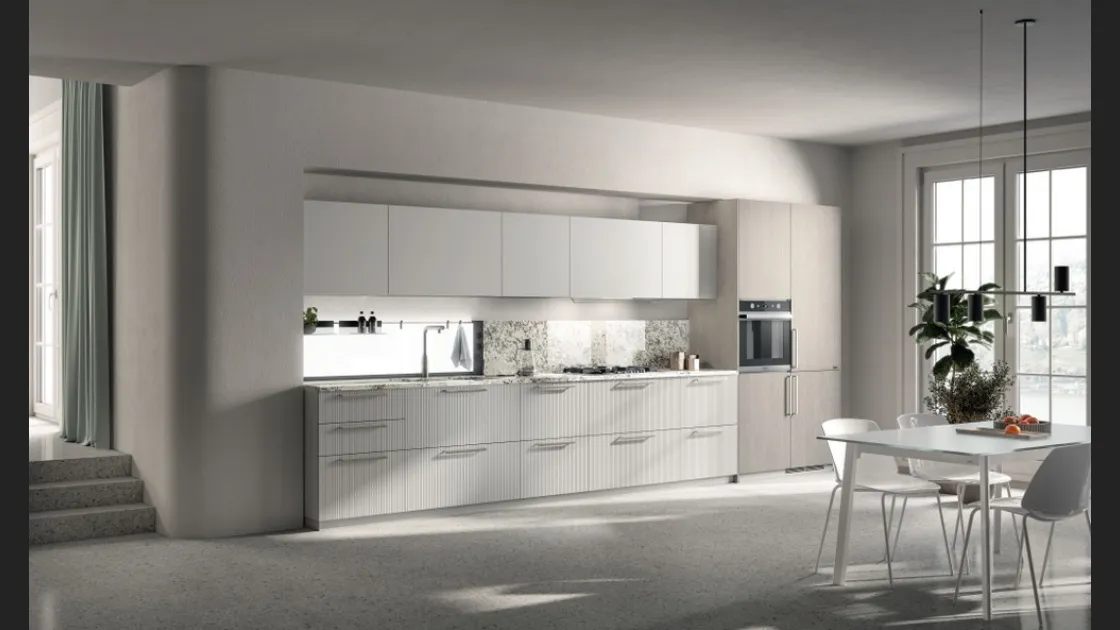 Cucina su misura Musa 05 in laccato dogato opaco Grigio Airone e decorativo Oriental Light di Scavolini
