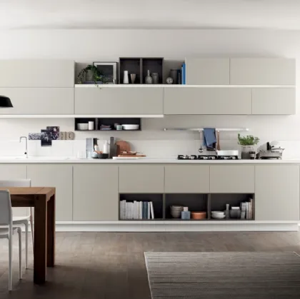 Cucina su misura Foodshelf 05 in finitura Grigio Gabbiano e Grigio Terra di Scavolini