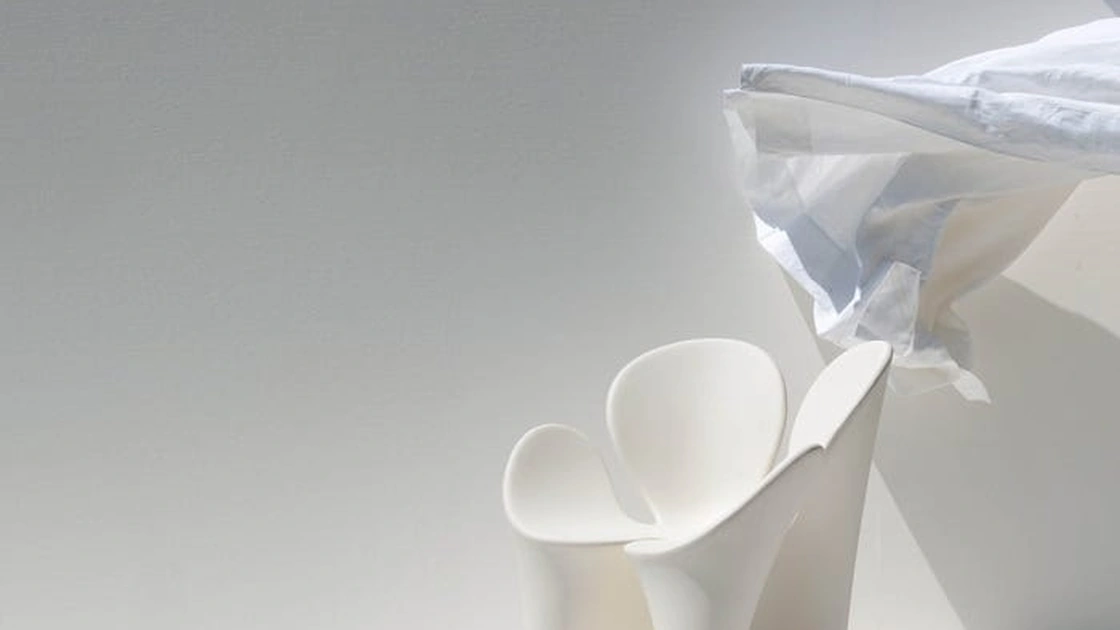 Poltroncina monoblocco in polietilene Clover di Driade