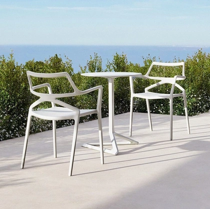 Sedia e Tavolino Delta di Vondom
