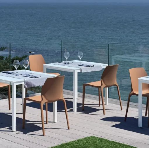 Tavolo Diesis Outdoor con top in vetro di Bontempi
