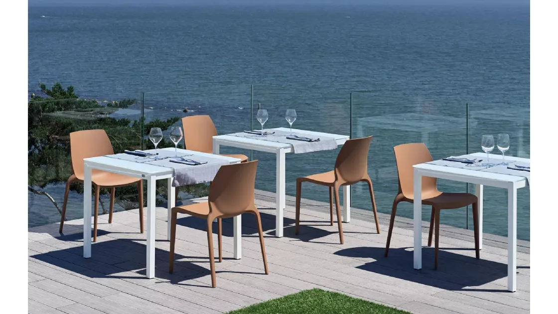 Tavolo Diesis Outdoor con top in vetro di Bontempi