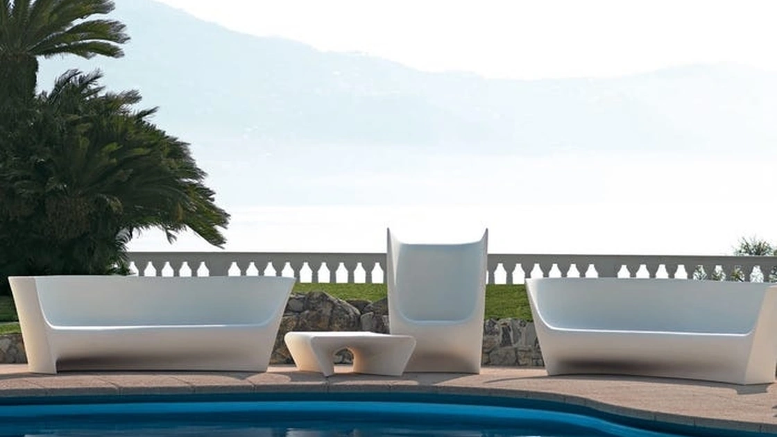 Arredo da esterno in polietilene di colore bianco Plie di Driade