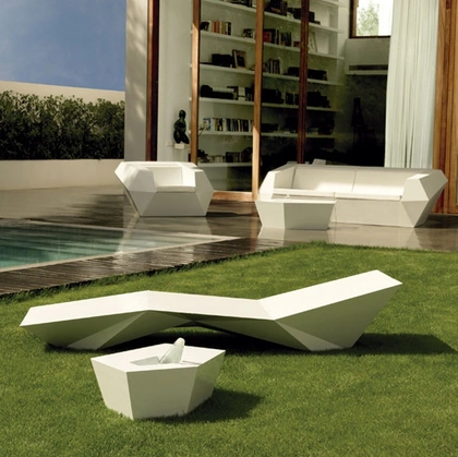 Lettino prendisole Faz Sun Chaise Lounge di Vondom