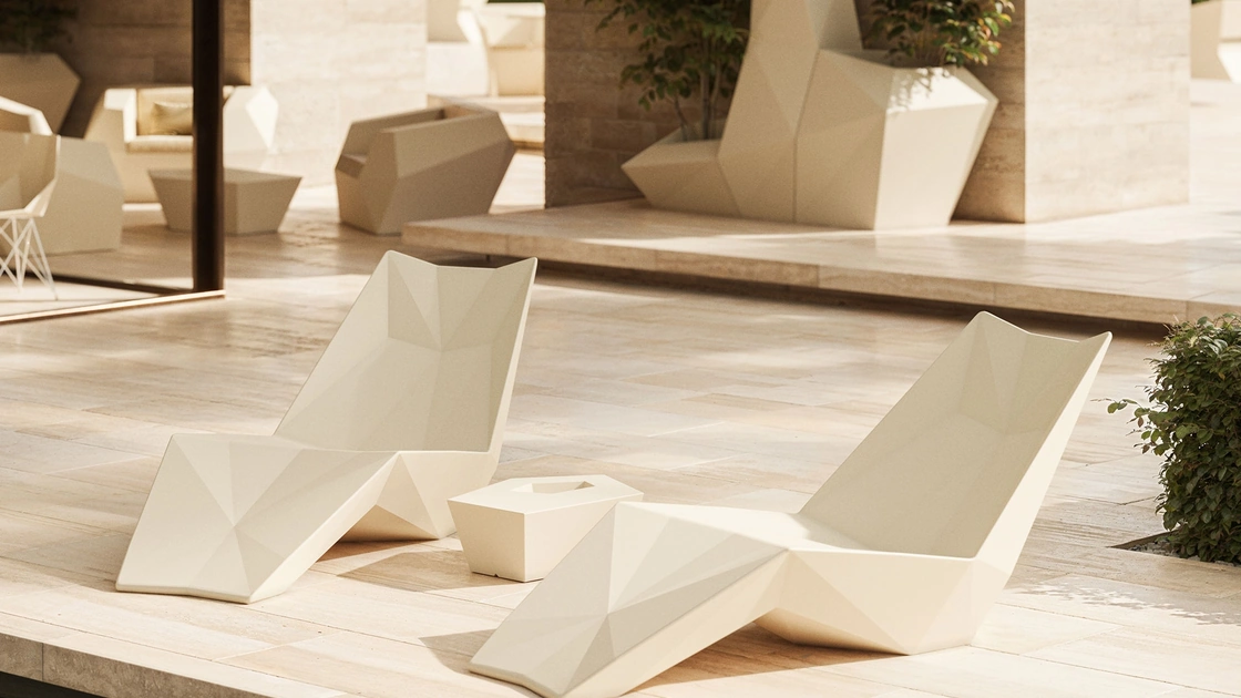 Lettino prendisole Faz Sun Chaise Lounge di Vondom