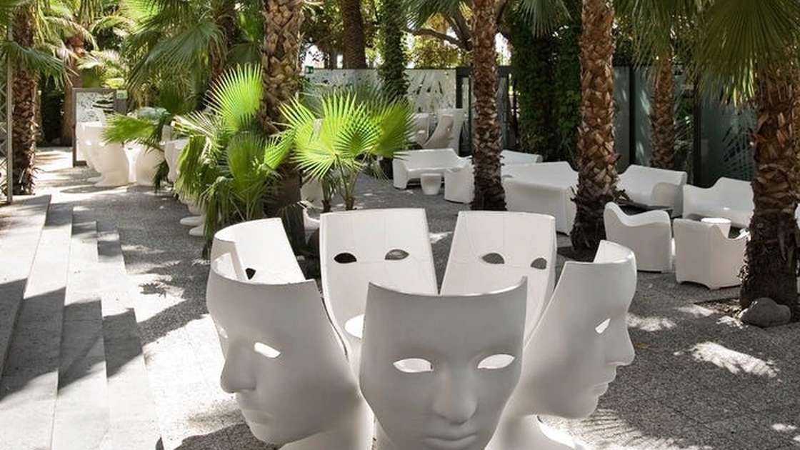 Poltroncina scultura da esterno Nemo di Driade