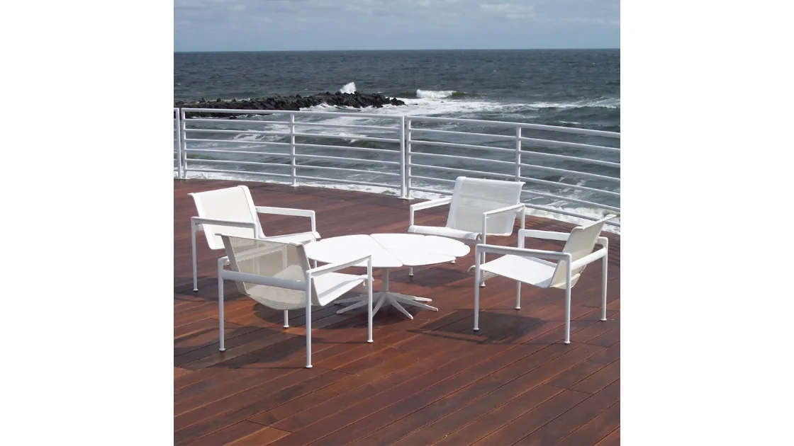 Tavolino Petal® Coffee Table di Knoll