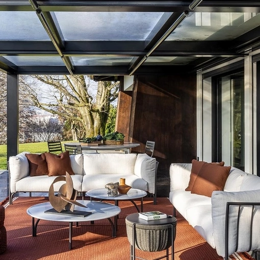 Divano Mirabell di Poltrona Frau