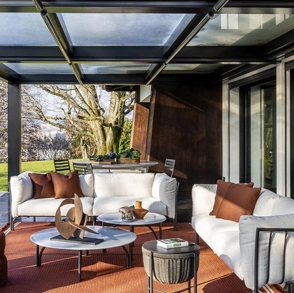 Divano Mirabell di Poltrona Frau