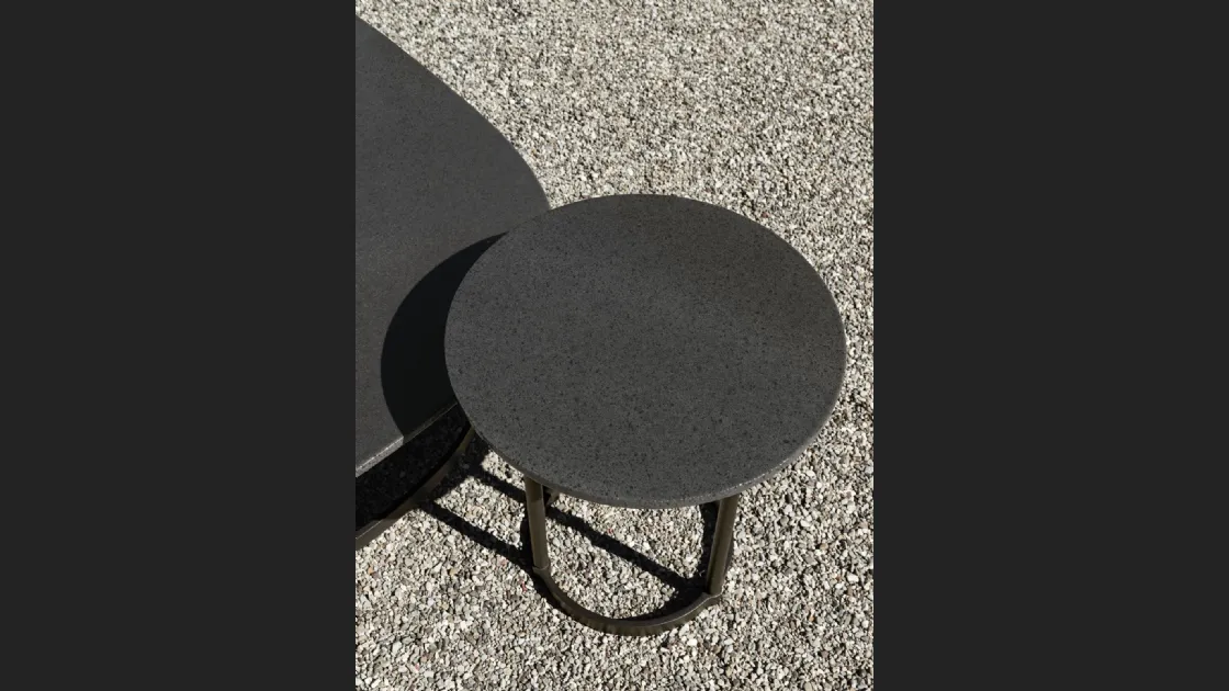 Tavolino in pietra lavica Regent di Molteni & C