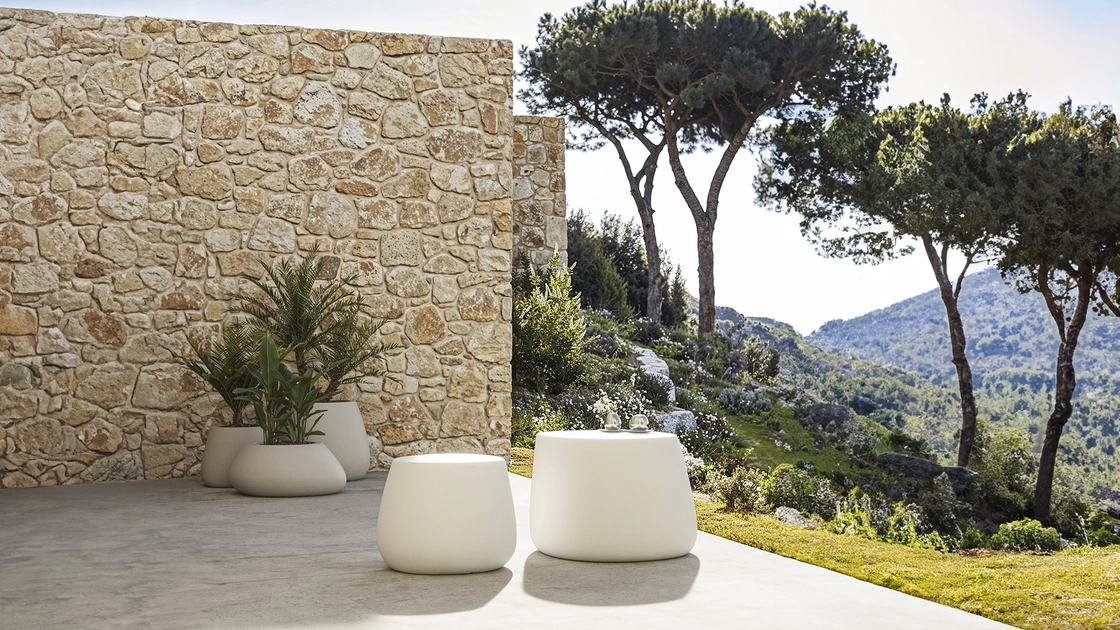 Tavolo e sgabello Stool di Vondom