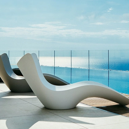 Lettino Surf Sun Lounger di Vondom