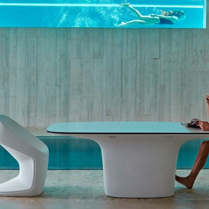 Tavolo e sedia Ufo di Vondom