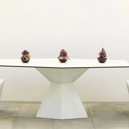 Tavolo e Sedie Vertex di Vondom