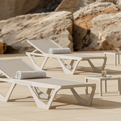Lettino impilabile Voxel Sun Chaise di Vondom