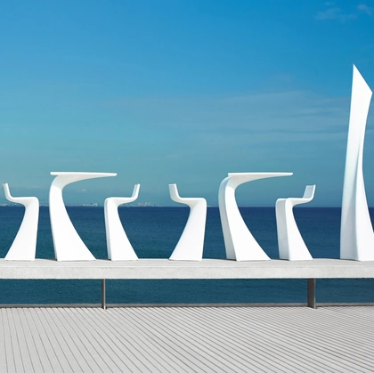 Tavolo da giardino con sgabelli Wing di Vondom