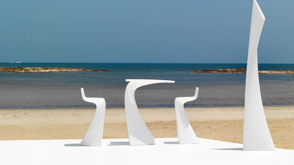 Tavolo da giardino con sgabello Wing di Vondom