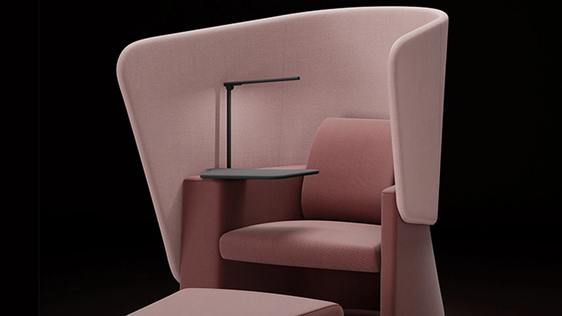 Poltrona da attesa in tessuto con pannello isolante Cocoon di Milani