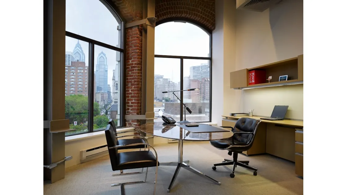 Scrivania Direzionale Florence Knoll Executive Desk Ovale di Knoll
