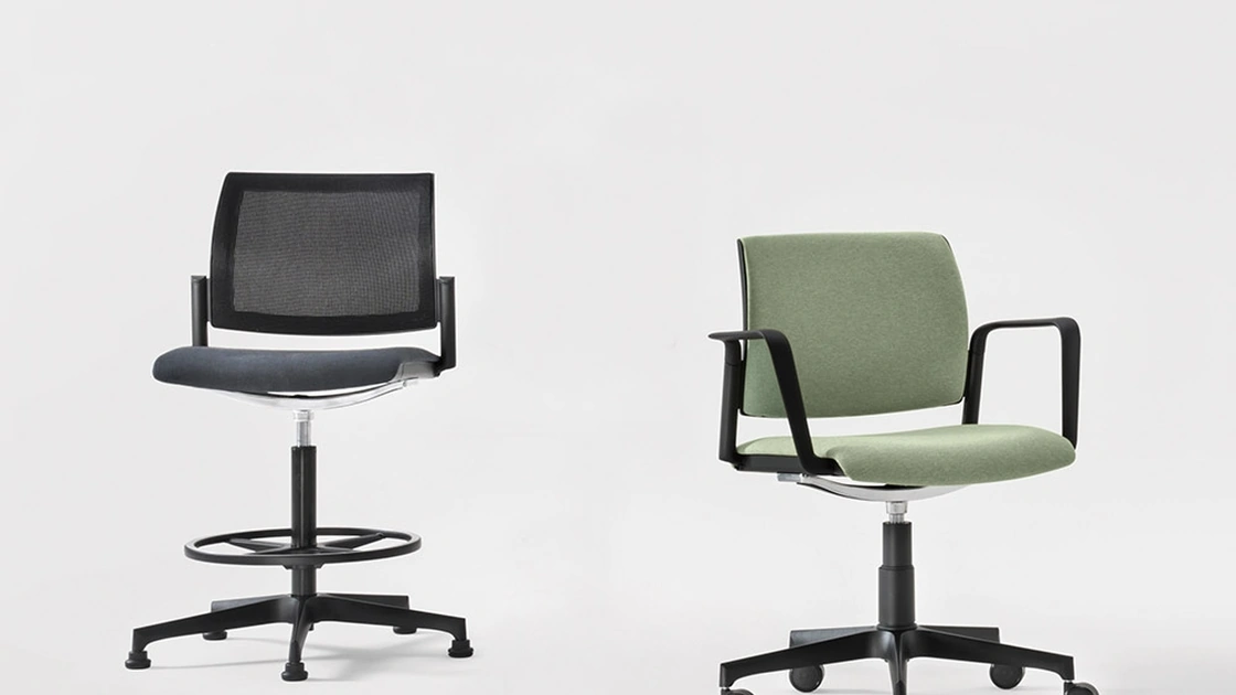 Sedia ospiti e attesa Lex di Milani