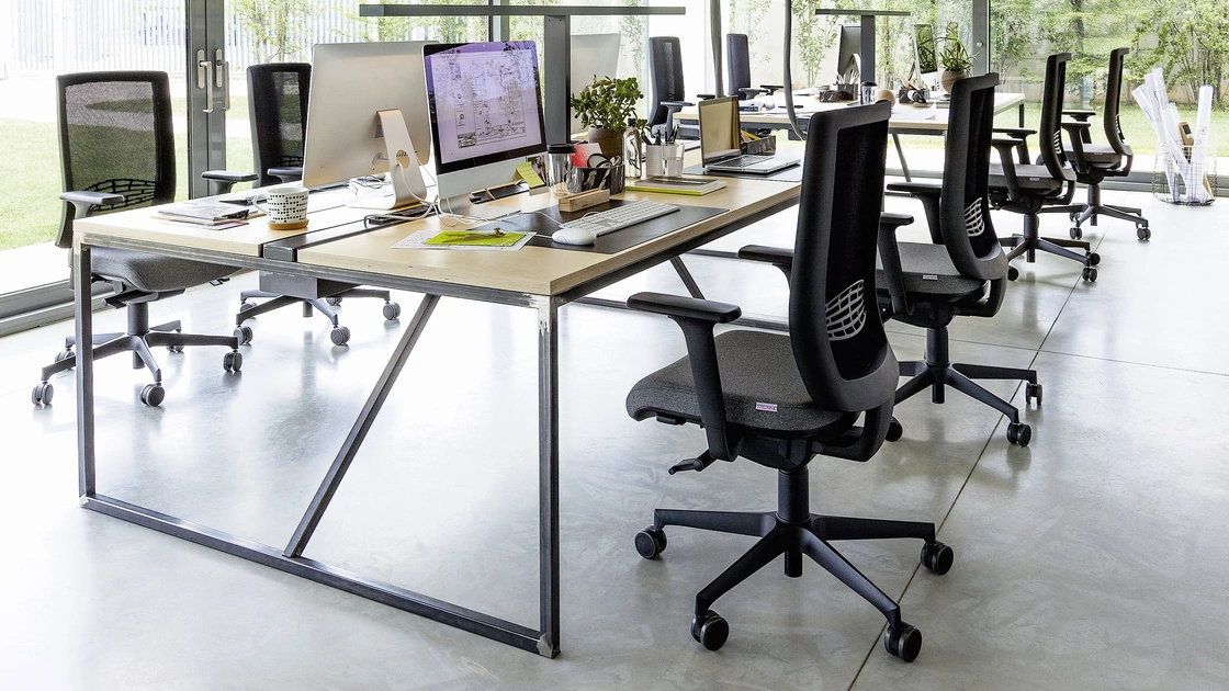 Sedia operativa ergonomica in tessuto Lex di Milani